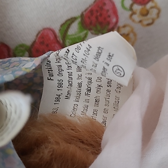 Vintage Furskins Bear - Picture 5 of 5